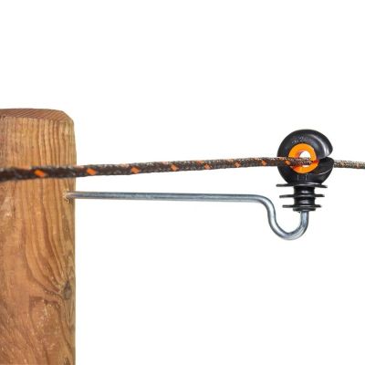 <div class="uk-panel tm-source-woo-description"><ul class="product-detail-buy__usp-block">
<li>Isolateur décalé de haute qualité de 18 cm avec noyau métallique</li>
<li>La bague orange garantit une distance égale entre le conducteur et l’isolateur afin d’éviter tout risque de court-circuit.</li>
<li>Convient aux fils ou cordons (poly)</li>
<li>Permet d’éviter d’endommager les clôtures non électriques</li>
<li>L’anneau orange indique l’usure de l’isolateur.</li>
</ul>
</div>