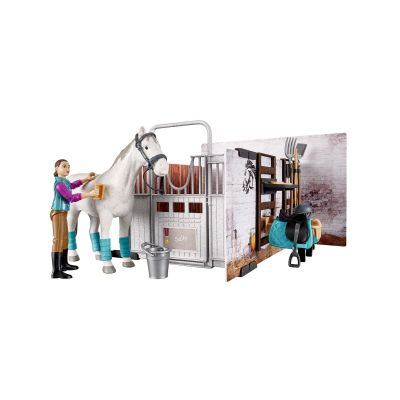 <div class="uk-panel tm-source-woo-description"><p>Ce kit comprend:</p>
<ul class="articleHighlightsList">
<li>Équipement d’étable comprenant une pelle, une fourche, un seau et des ustensiles de nettoyage</li>
<li>Équipement d’équitation comprenant une selle, une bride, de 4 guêtres</li>
<li>Étagère murale avec moniteur, tablettes et supports</li>
<li>Cavalière avec casque et cravache</li>
<li>Cheval</li>
</ul>
</div>