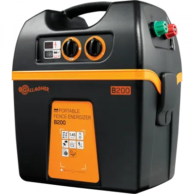 <div class="uk-panel tm-source-woo-description"><ul class="product-detail-buy__usp-block">
<li>Convient aux clôtures jusqu’à 20 km</li>
<li>Mallette super robuste, résistante à l’eau et aux chocs, avec poignée de transport pour faciliter le transport</li>
<li>Des voyants lumineux permettent de visualiser rapidement les performances de la batterie et de la clôture</li>
<li>Conversion au fonctionnement solaire avec un kit de panneaux solaires supplémentaires</li>
<li>Conversion au fonctionnement solaire avec un kit de panneaux solaires supplémentaires</li>
</ul>
</div>